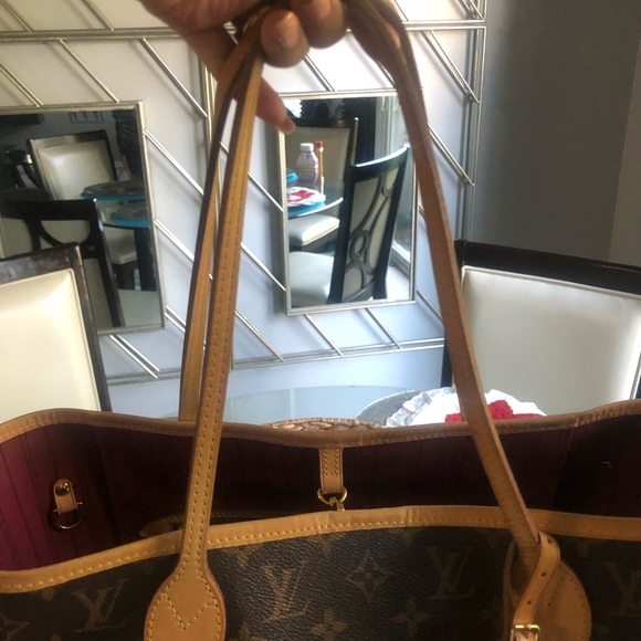 Louis Vuitton neverfull MM RED !! HOLD !! - Picture 4 of 8